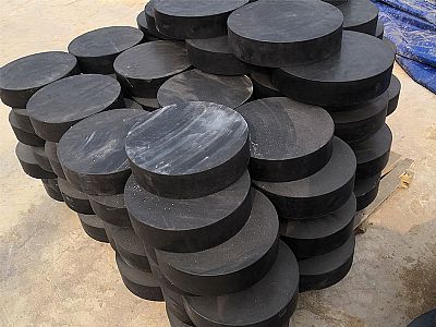 洛宁县板式橡胶支座由若干层橡胶片与薄钢板经加压硫化